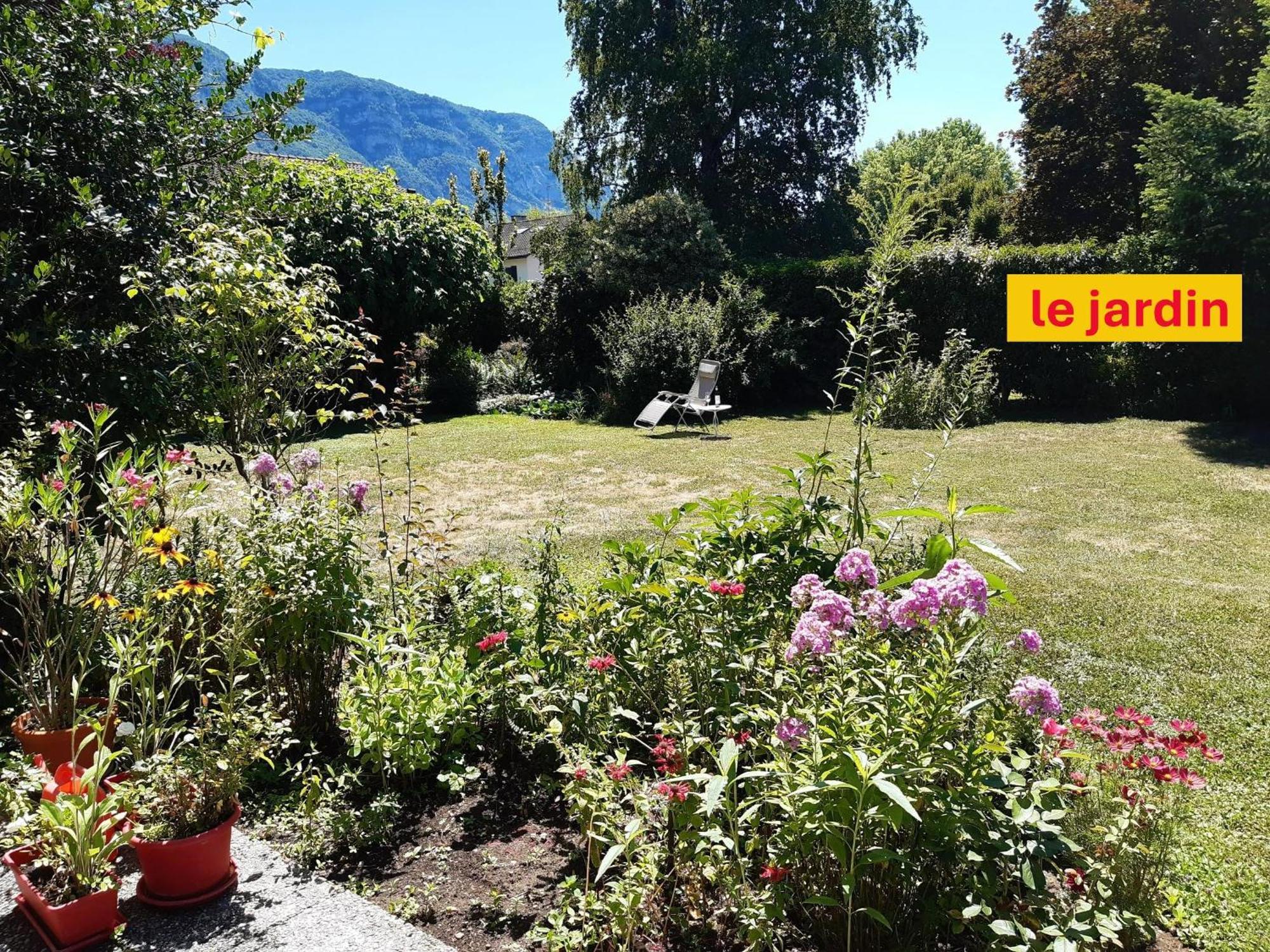 Rest In A Garden Habitación en casa particular