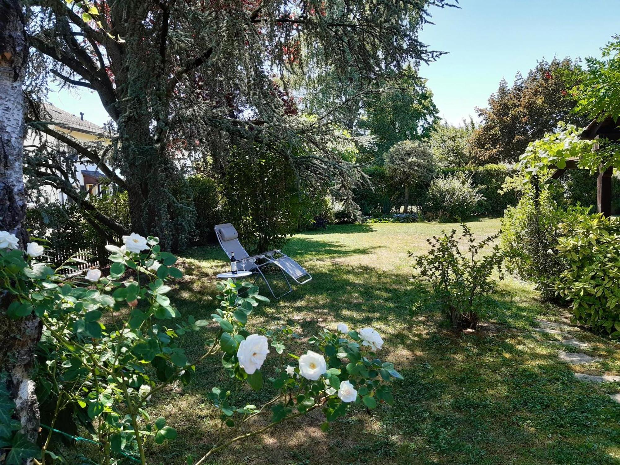 Rest In A Garden * Ginebra